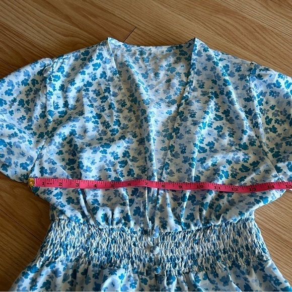 NWT Cupshe Light Blue Floral Deep V-Neck Buttoned Maxi Dress Medium - Picture 7 of 10